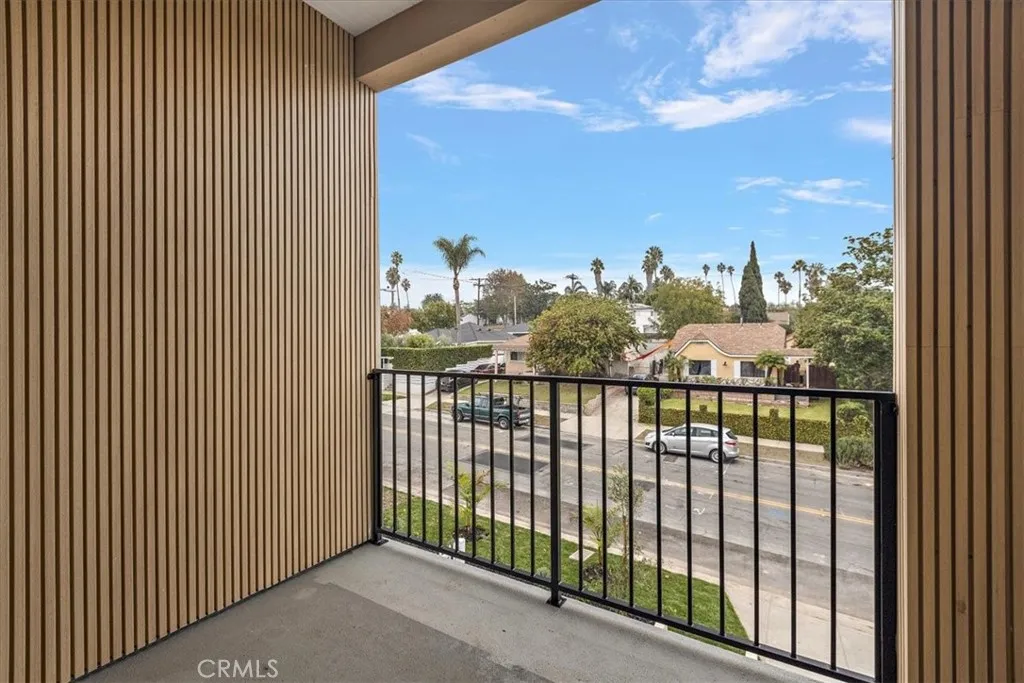 642 E Fairview Boulevard, Inglewood, California 90302 home-pic-12